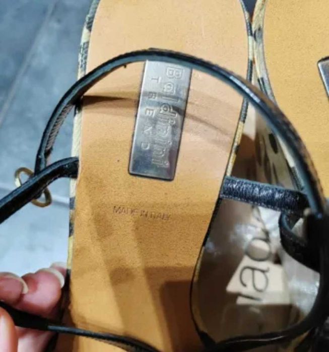 Baldinini италиански кожени сандали 39