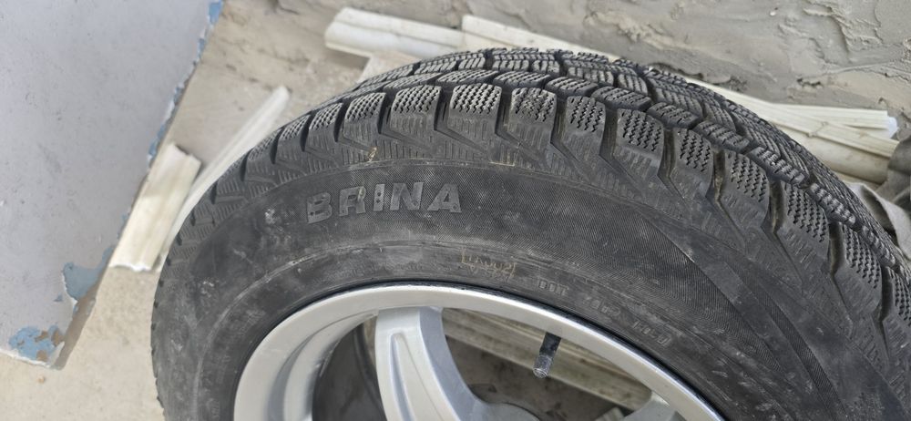 Комплект зимних шин
