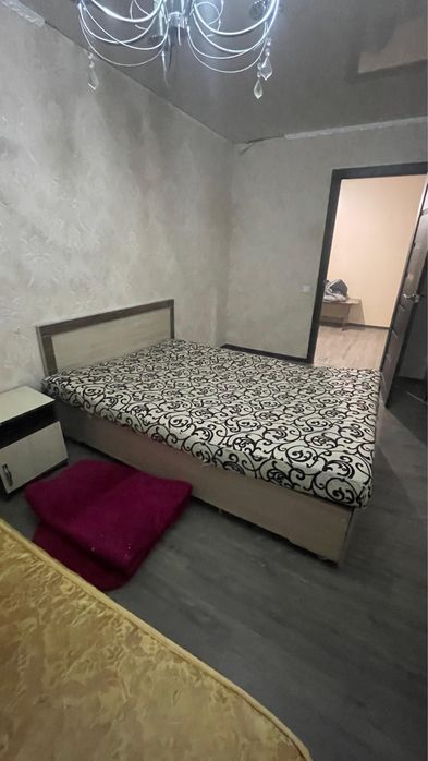 Продается кровать, стол