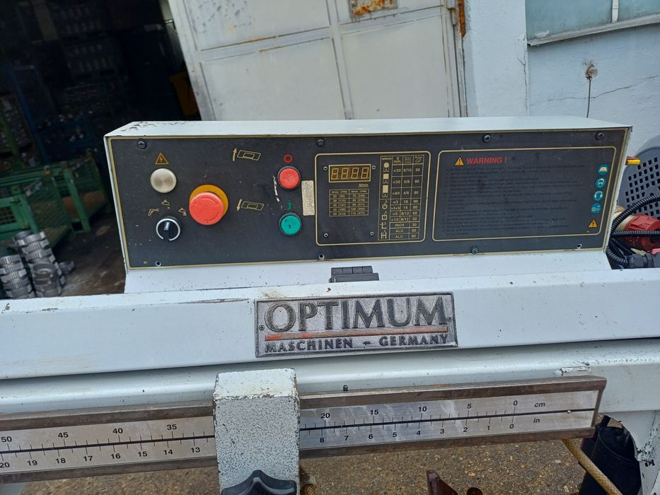 Ferăstrău cu bandă pentru metal marca Optimum, model S 300 VG