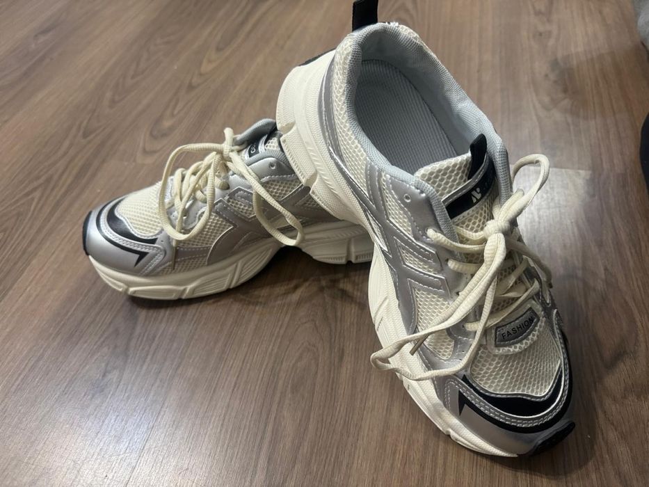 кроссовки Asics original