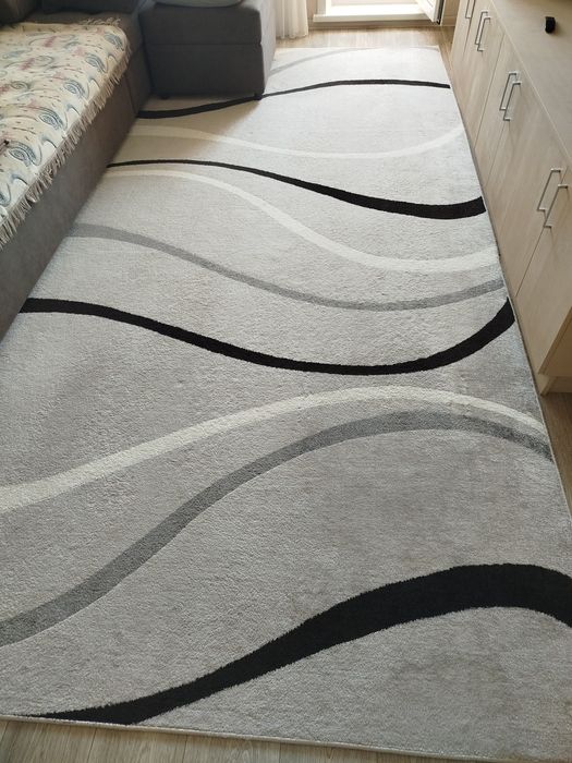 Продается ковер серый