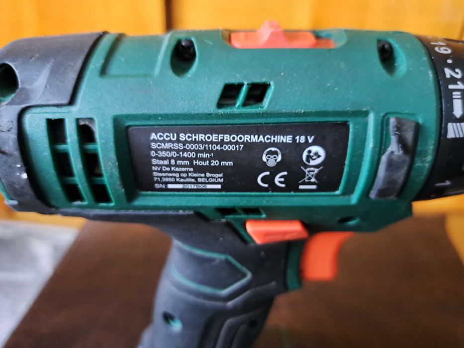 Masina de gaurit si insubat cu acumulator