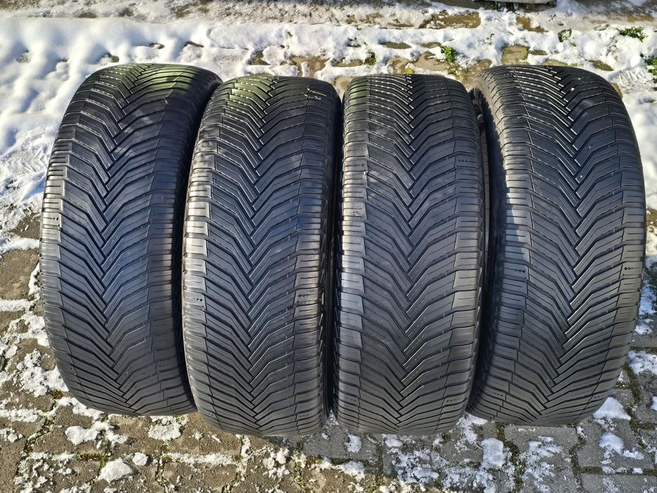 235 50 19 Michelin