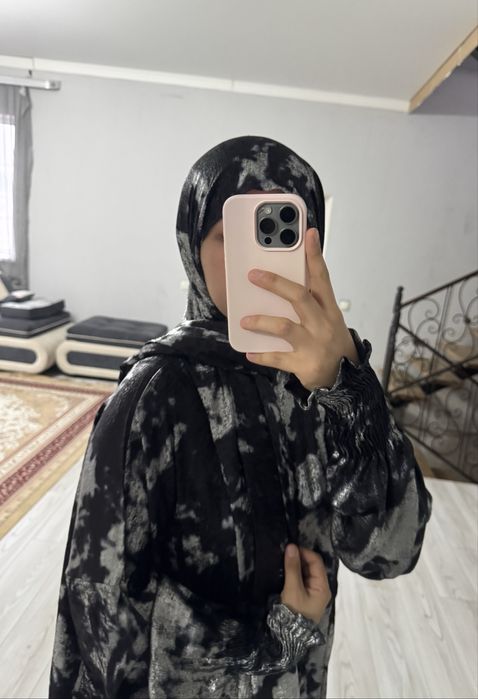 Намазник б/у со вшитым шарфом и с замком для кормления