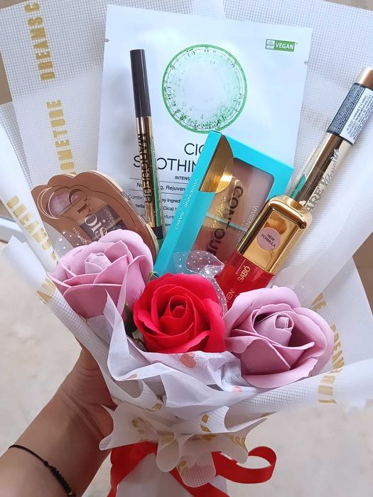 Букет от козметика - подарък по твой бюджет