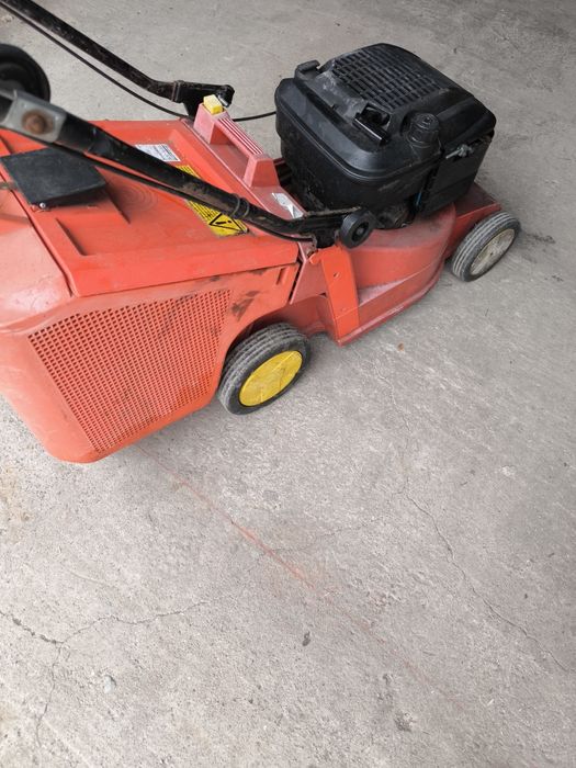 Бензинова косачка