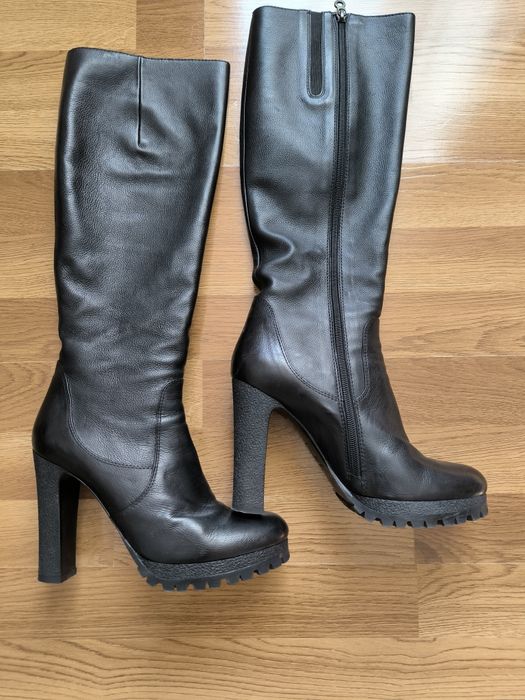 Кожаные классные сапоги.