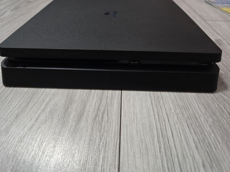 Play station 4 slim 500 gb