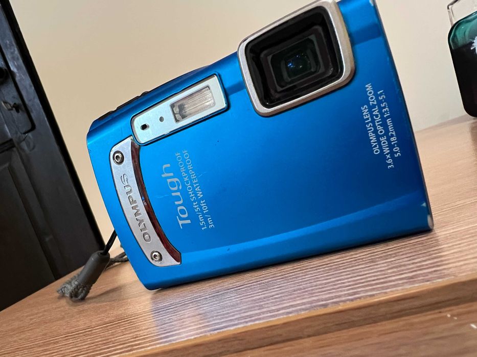 Устойчив фотоапарат Olympus Tough 14 Mp с подаръци