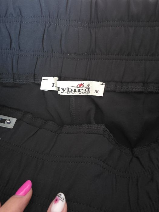 Нов дамски панталон, размер 38.