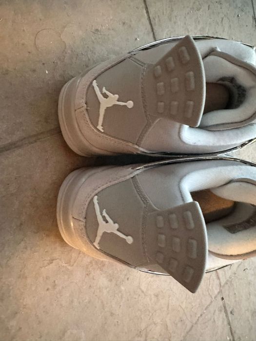 Jordan 4 Frozen Moments