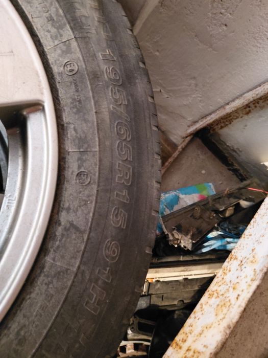 Продам резину 15. 16