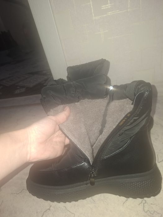 Продаётся женская обувь