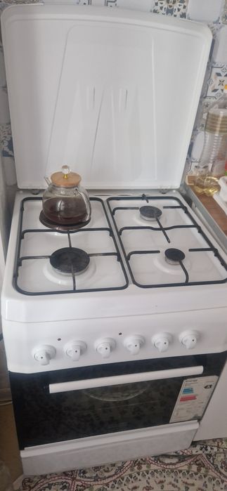 Продам газ плиту