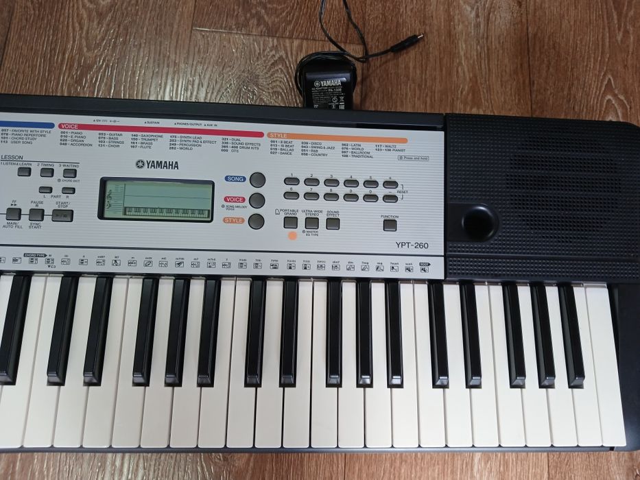 Pian , Orga Yamaha ypt 260