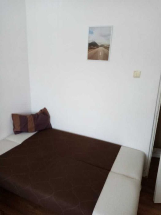 Închiriez apartament cu 3 camere