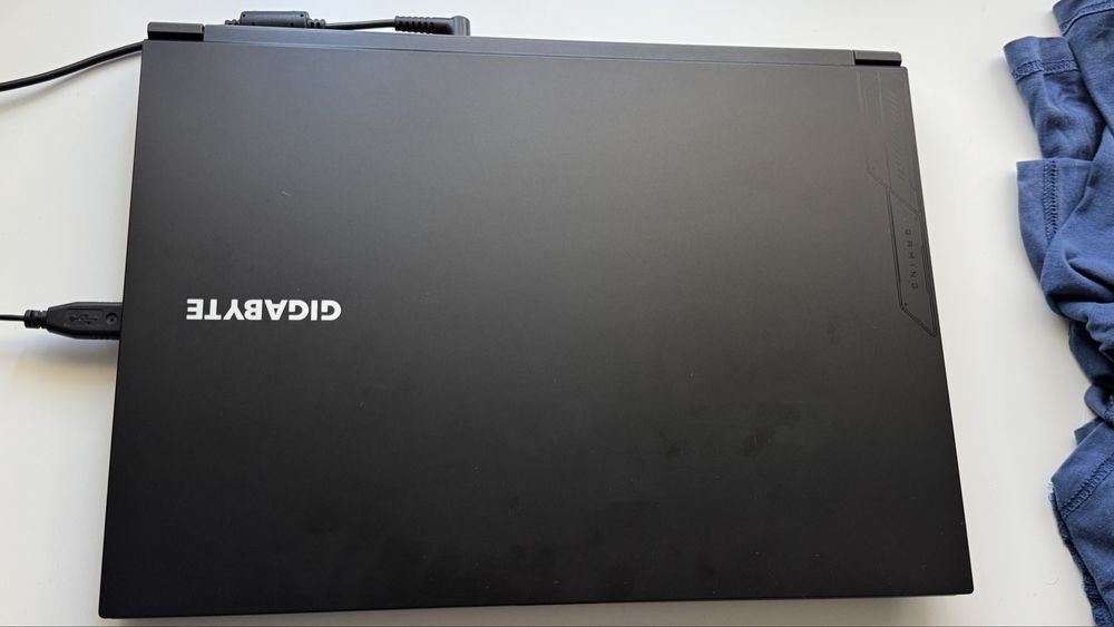 Laptop gaming Gigabyte G6 KF 2024 | i7-13620H | RTX 4060 8GB | 16GB RAM | 1TB | 165Hz