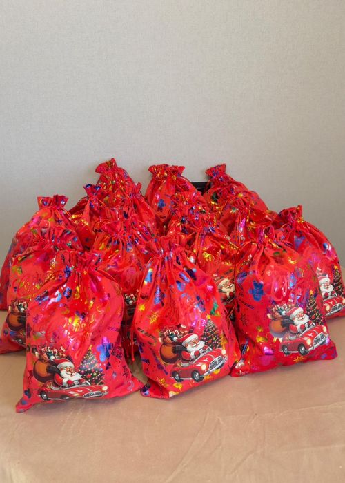 Подарок, кульки, новогодний бокс, киндер