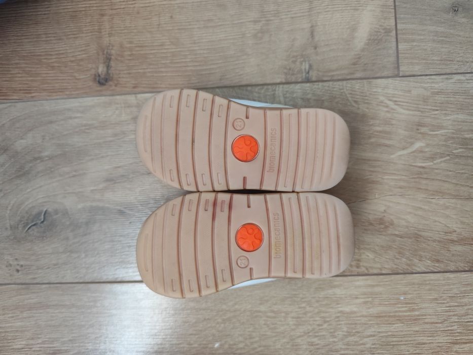 Biomecanics adidași pentru fete