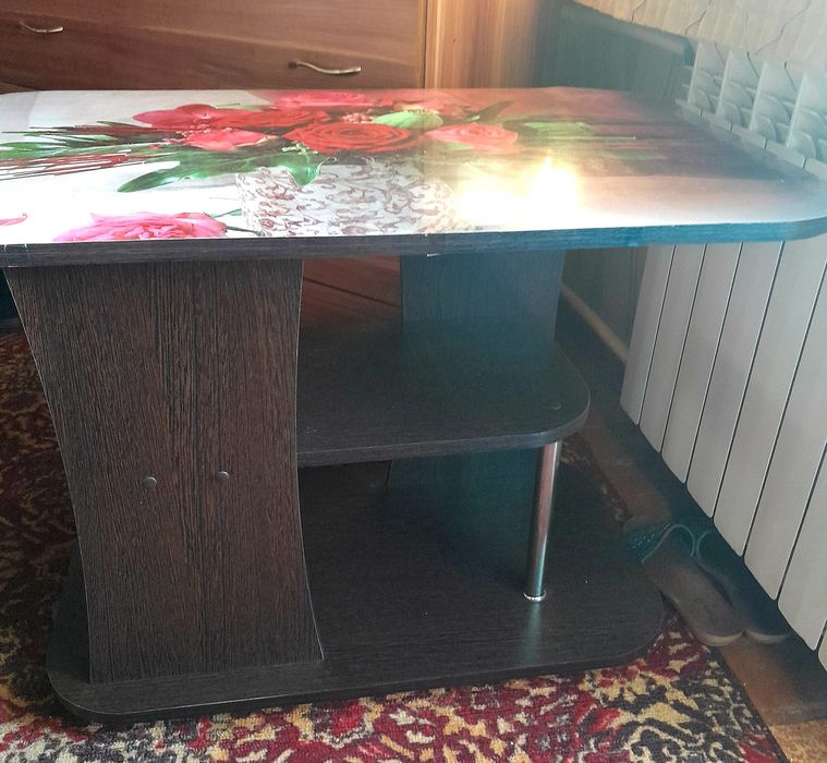 Журнальный столик.