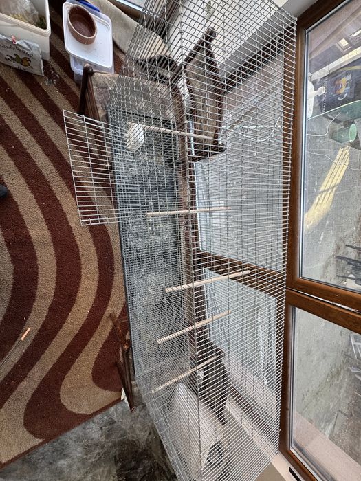 Продавам 3 бр клетки за птици