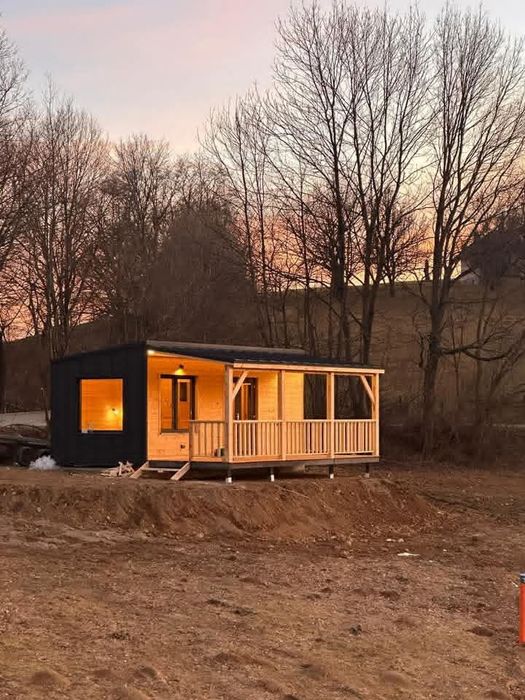 Case și căsuțe de lemn de locuit permanent și vacanță