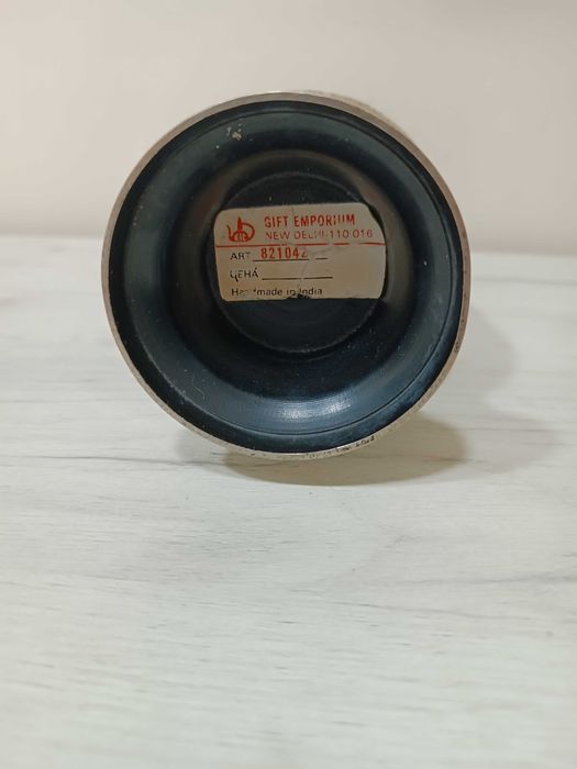 Ваза. Латунь. Зеркальное отображение.