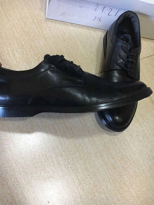 Продаются Кожаные туфли  39 размер