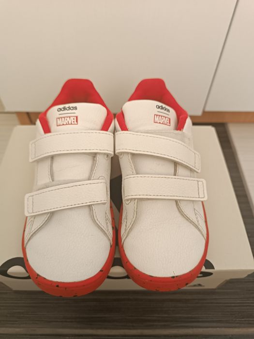 Маратонки за момче, номер 26.