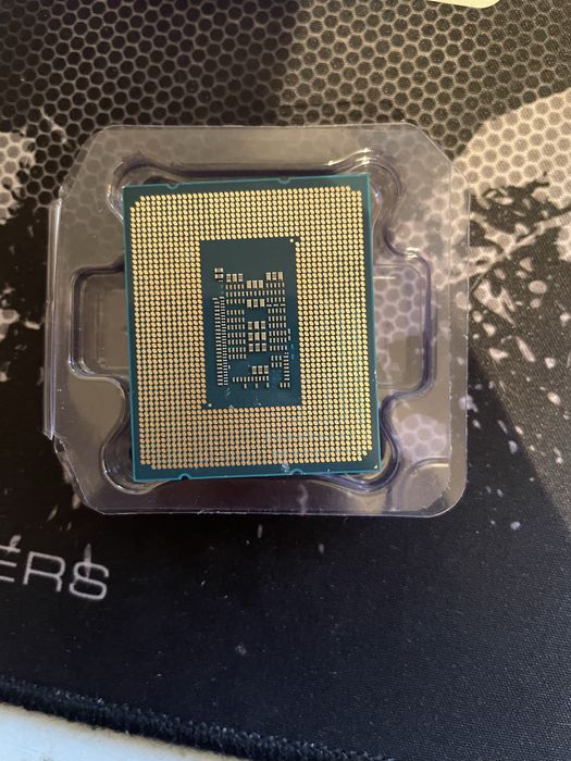 Процессор i-3 12100f