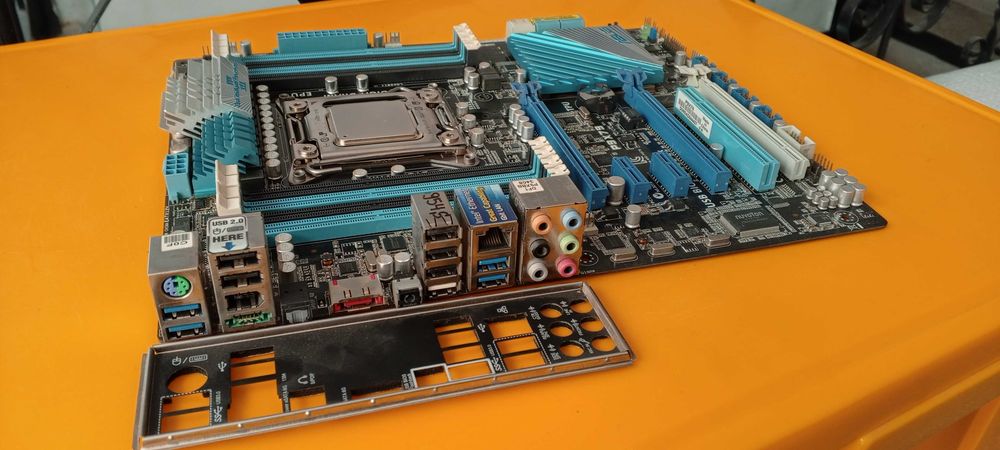 954S.Placa De Baza Asus P9X79,8xDDR3,Socket 2011,+Procesor i7-3930K