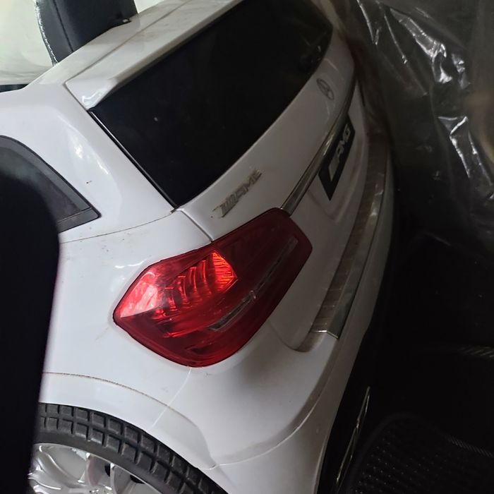 Детски джип 4х4 амг