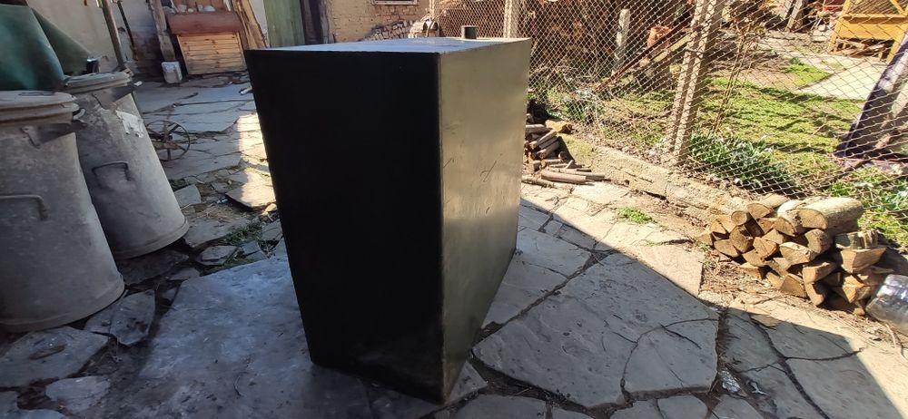 Метална цистерна