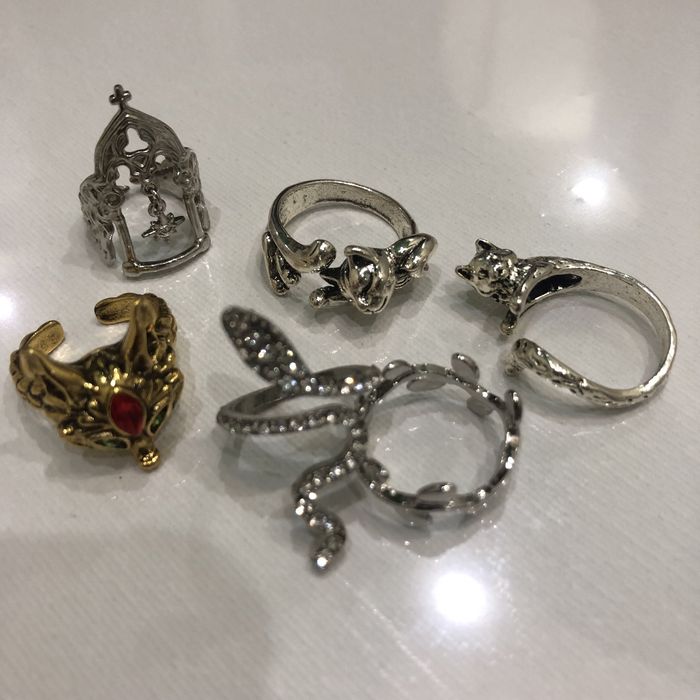 6 колец: золотое и серебрянные