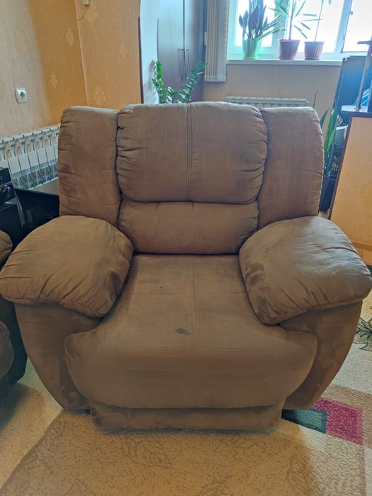 Продам диваны и кресло