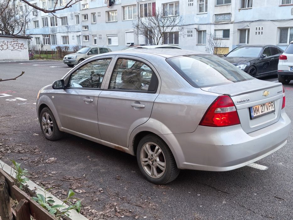 Vând Chevrolet Aveo