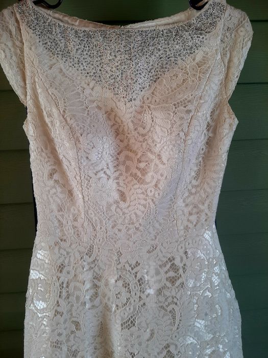 Продам шикарные платья по 7000