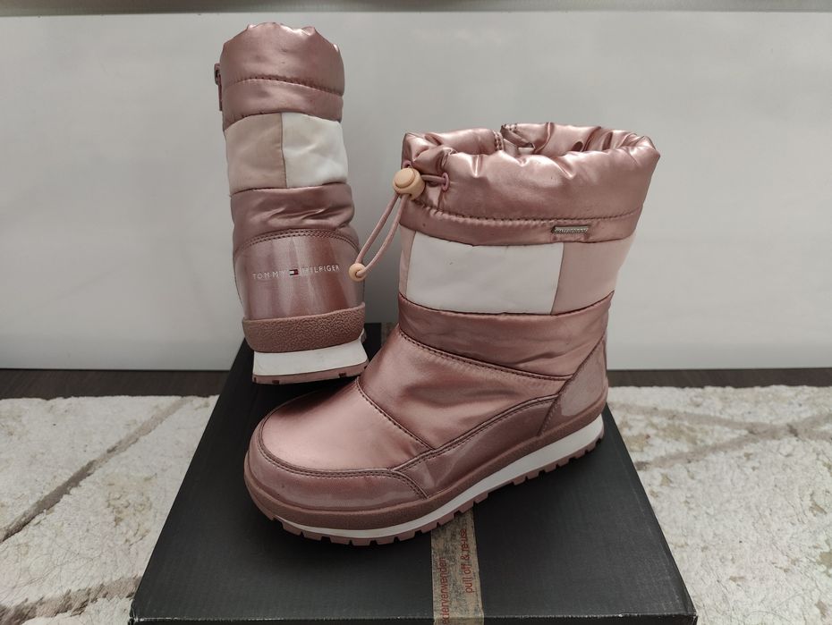 Tommy Hilfiger топли ботуши за момиче, номер 34