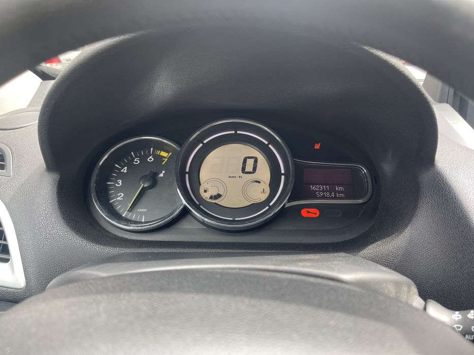 Vand Renault Megane  coupe ,1.4 benzina  a.f.2010