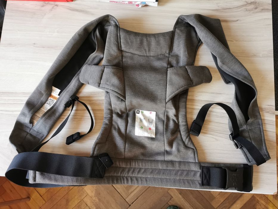 Marsupiu Ergobaby Embrace gri, ca nou