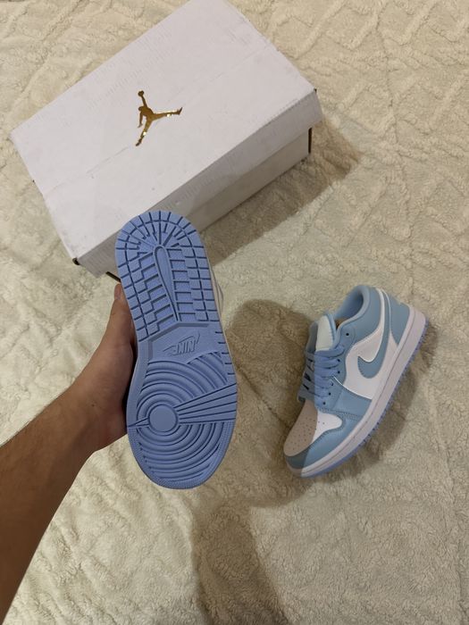 Air Jordan 1 Low North Carolina