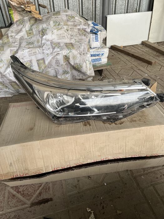 Фары от Тойота Каролла 185 кузов