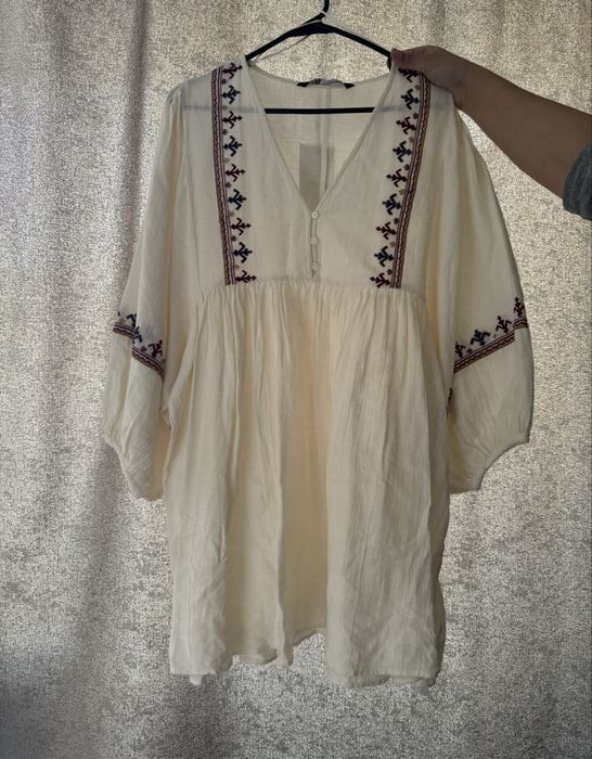 Платье Zara с этикеткой