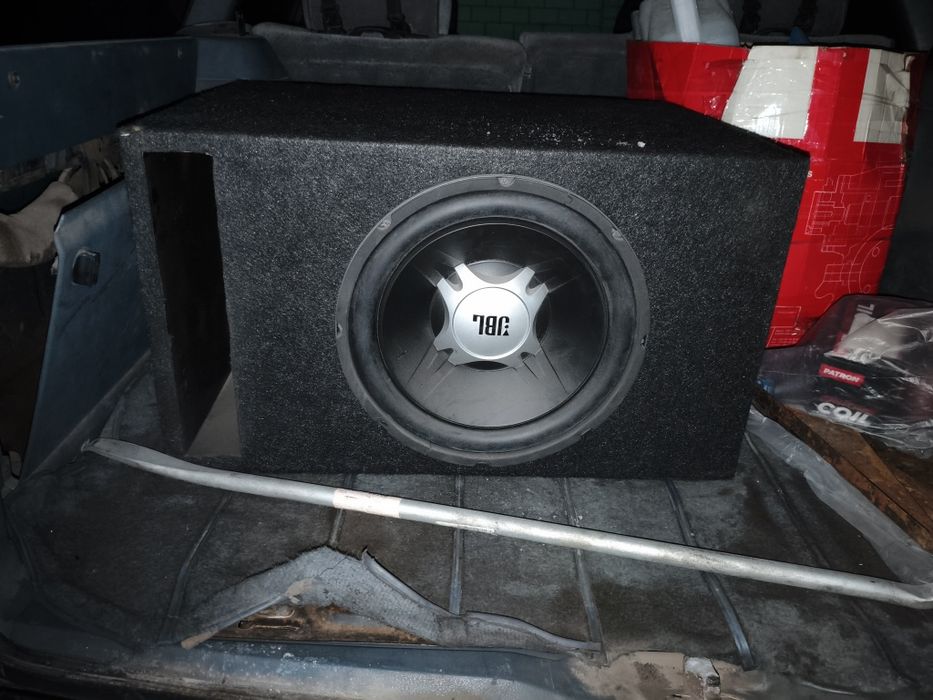 Продам сабвуфер,