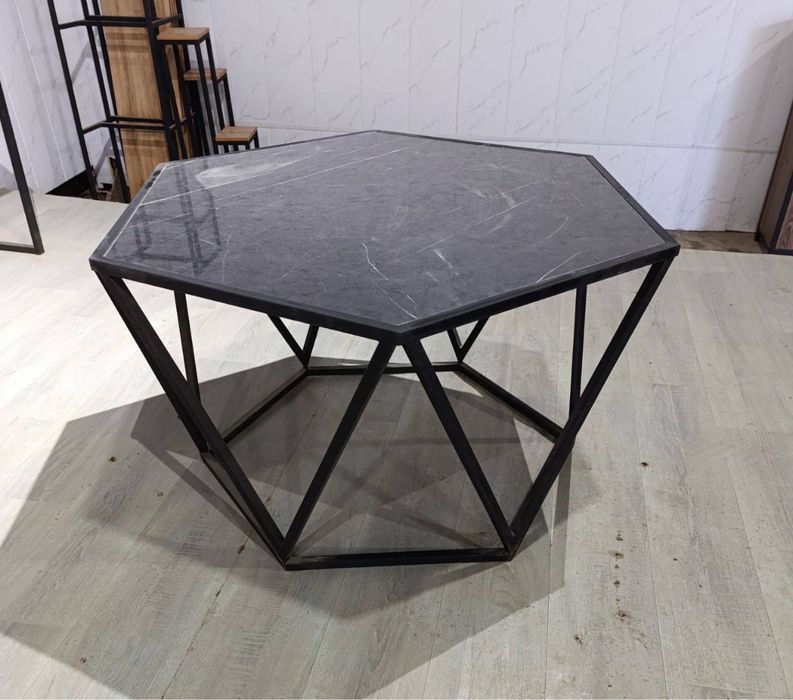 Круглый стол от производителя для кафе