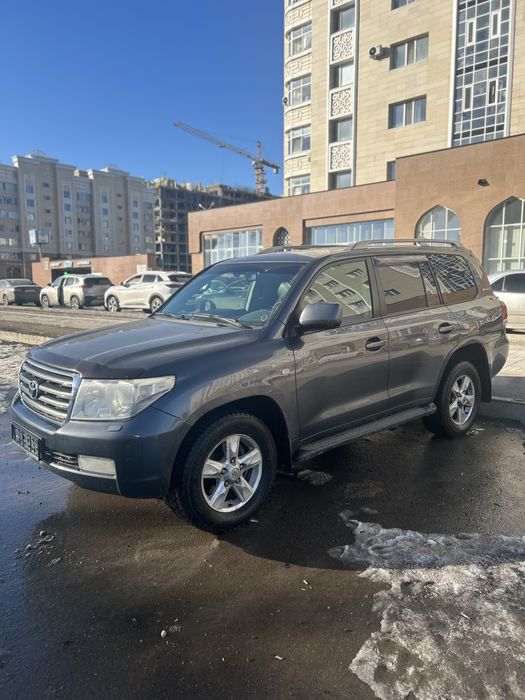 Land Cruiser 200 60th