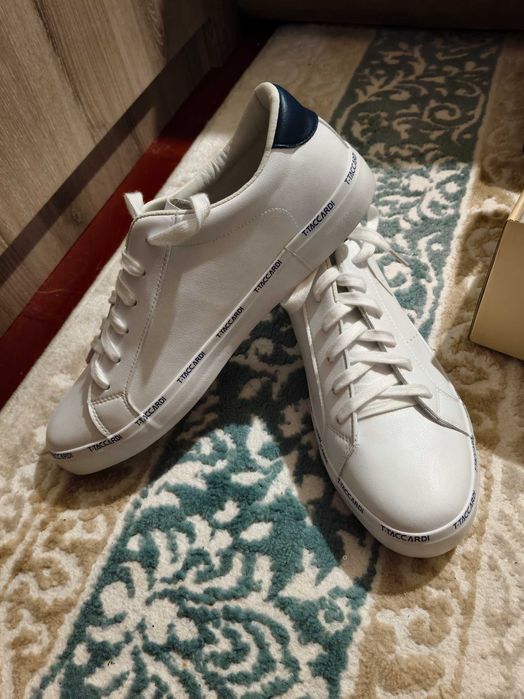 Кроссовки мужские новые