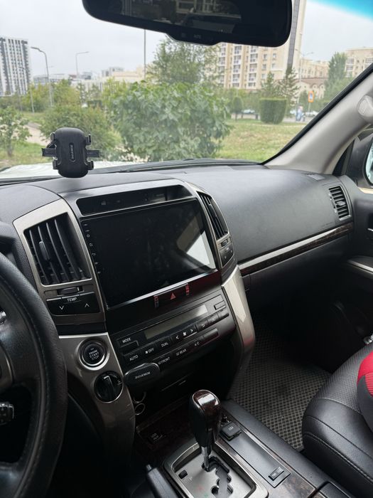 Продам Land Cruser 200