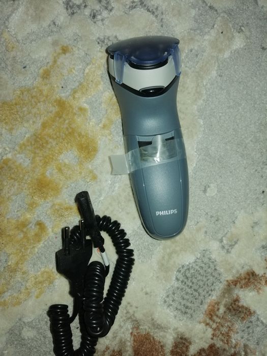 Aparat ras Braun si Philips